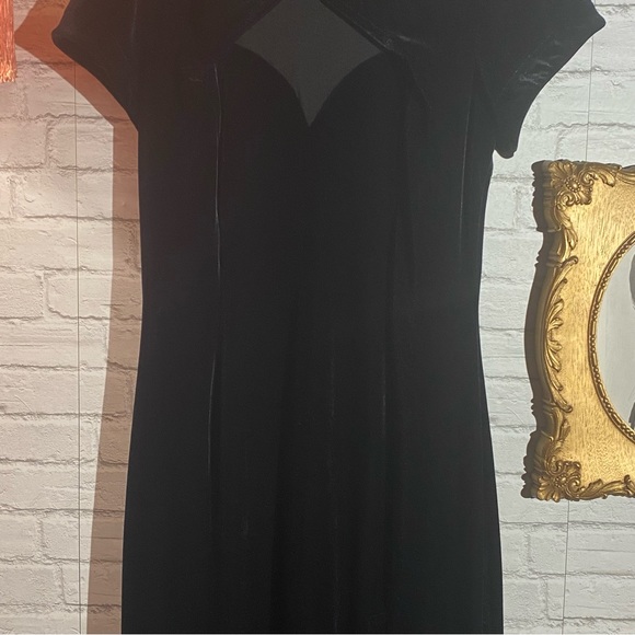 🎈SOLD 🚨VINTAGE DRESS Night Way Black Velvet Mesh Front & Back Long Maxi Dress - Picture 3 of 16